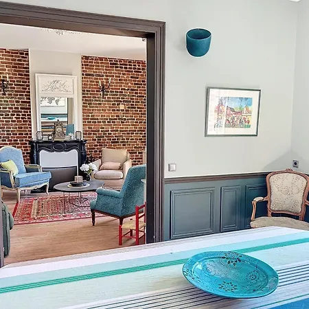 De La Brasserie Villa *