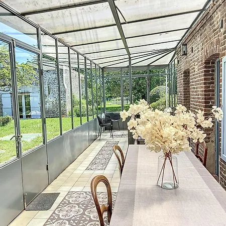 De La Brasserie Villa